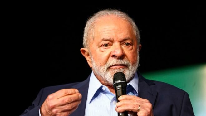 Lula e Macron falam sobre meio ambiente e acordo Mercosul UE por telefone