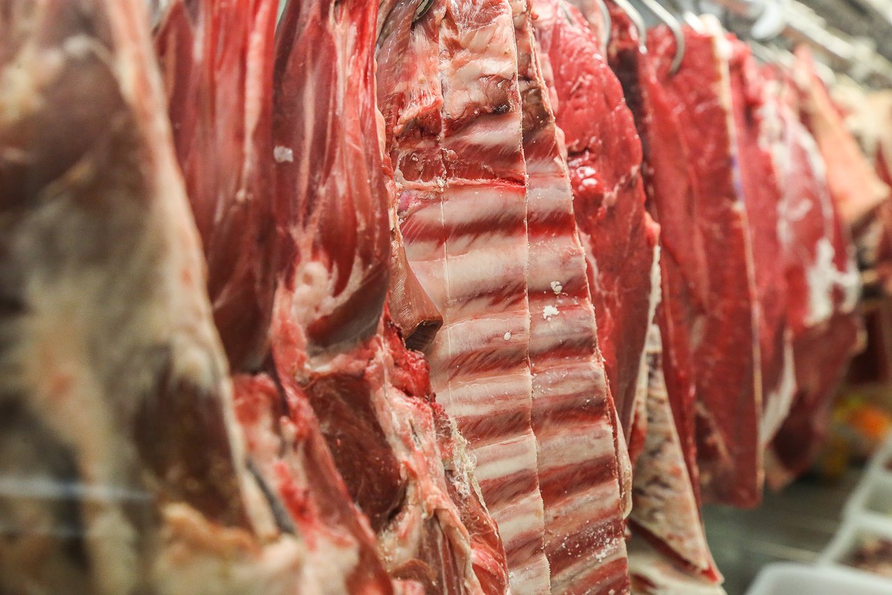 Preço de carne bovina deverá cair no mercado interno nas próximas semanas; CNA assegura que o risco é zero para o consumo humano