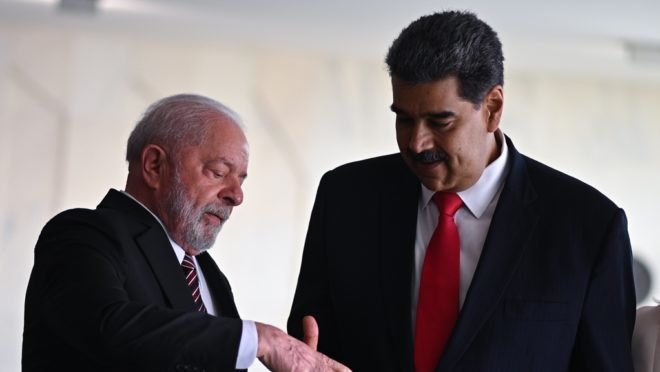 Lula repete falas questionáveis ao defender Maduro mesmo com fatos históricos