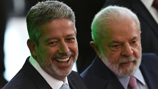 Lira usa obstrução no Congresso para pressionar Lula por cargos